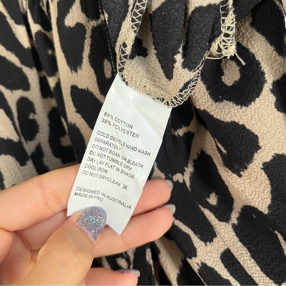 LF | Cheetah Print Tie front romper - Picture 6 of 7